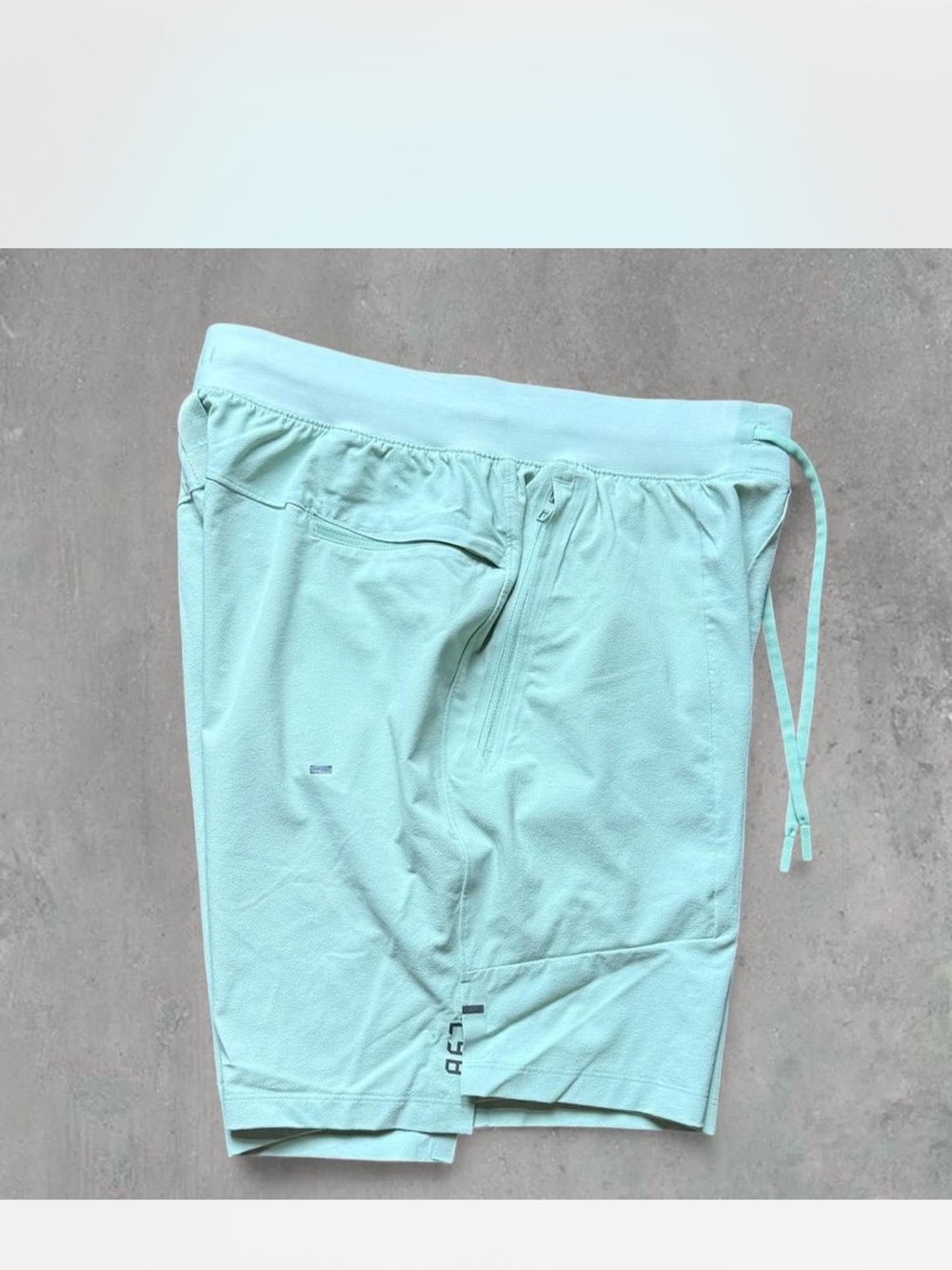 Lululemon Men's Light Green Shorts Size Small - Picture 3 of 7